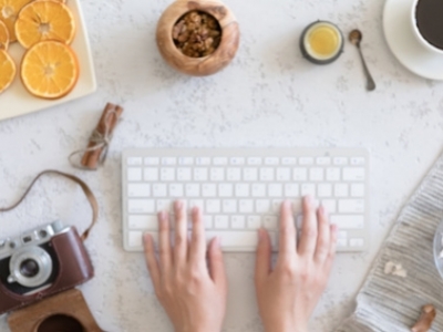 Wykorzystaj home office na poprawę stanu swojej skóry